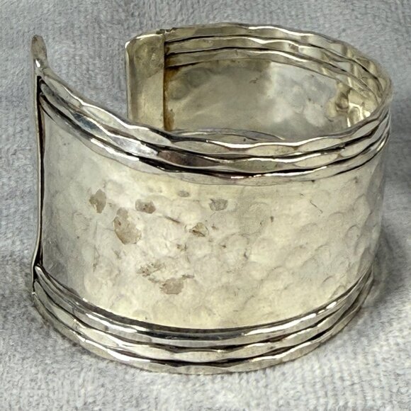 Hammered Silver Tone Metal Cuff Bracelet Asymmetrical Textured Adjustable Fit - Picture 4 of 16